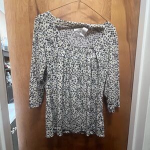 Women's Black and White Patterned Top